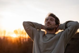 7 Cara Menurunkan Hormon Kortisol Paling Ampuh untuk Menangkal Bahaya Stres Kronis memperlihatkan cara menurunkan hormon kortisol