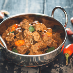 7 Cara Memasak Rendang Daging Sapi Paling Ampuh demi Mencegah Tekstur Alot dan Hangus memperlihatkan cara memasak rendang daging sapi