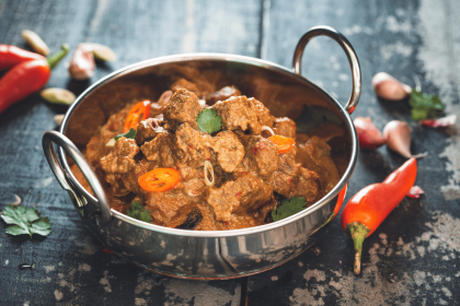 7 Cara Memasak Rendang Daging Sapi Paling Ampuh demi Mencegah Tekstur Alot dan Hangus memperlihatkan cara memasak rendang daging sapi