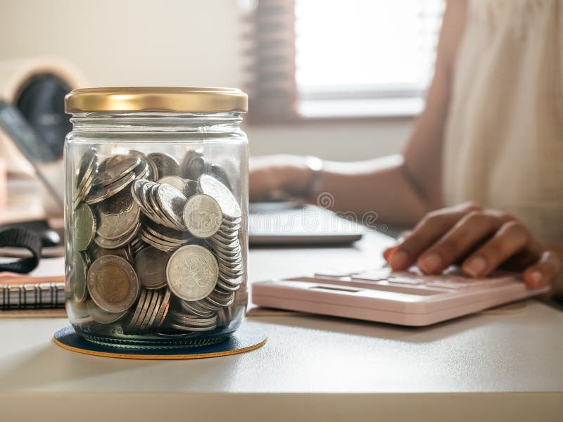 7 Cara Mengatur Dana Darurat Paling Efektif demi Menangkal Krisis Finansial yang Menghancurkan Tabungan memperlihatkan mengatur dana darurat