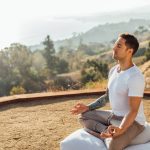7 Cara Menurunkan Hormon Kortisol Paling Ampuh demi Mencegah Kelelahan Mental Kronis memperlihatkan menurunkan hormon kortisol