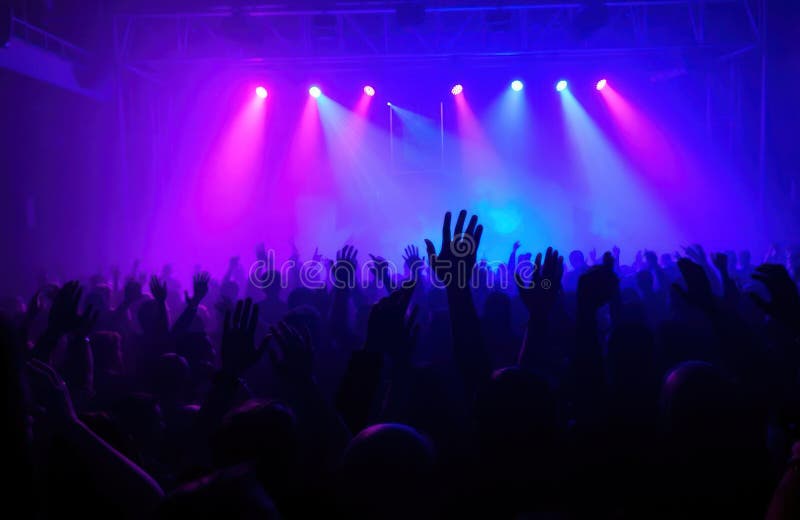 Menguak 7 Fakta Krusial Industri Konser Musik Indonesia demi Mencegah Kerugian Finansial Penonton memperlihatkan industri konser musik indonesia