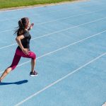 7 Panduan Cara Meningkatkan Pace Lari Paling Ampuh demi Mencegah Cedera Otot Fatal memperlihatkan cara meningkatkan pace lari