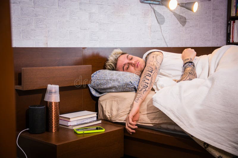 7 Panduan Nyata Memperbaiki Kualitas Tidur demi Menangkal Bahaya Kelelahan Kronis memperlihatkan memperbaiki kualitas tidur