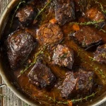 7 Panduan Teknik Memasak Slow Cooking Paling Efektif demi Menangkal Bahaya Daging Alot memperlihatkan teknik memasak slow cooking