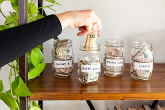 7 Strategi Dana Darurat Paling Efektif demi Menangkal Bahaya Kebangkrutan Finansial memperlihatkan strategi dana darurat