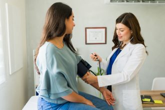 7 Tanda Resistensi Insulin Tersembunyi yang Terbukti Ampuh Menangkal Bahaya Diabetes Kronis memperlihatkan tanda resistensi insulin