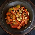 7 Teknik Menumis Bumbu Rempah Paling Ampuh demi Menghasilkan Masakan Nusantara Lezat Sempurna memperlihatkan teknik menumis bumbu rempah