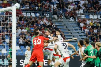 Hasil Imbang Sassuolo vs AC Milan dan 4 Fakta Kunci Sorotan Nyata Jay Idzes mengulas sassuolo vs ac milan