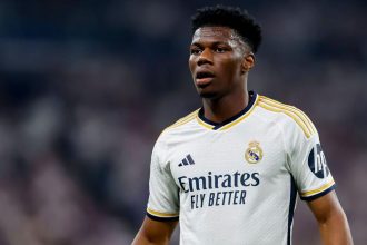 3 Fakta Kunci Aurélien Tchouaméni di Balik Spekulasi Transfer Panas dan Pertarungan Akbar El Clasico mengulas aurélien tchouaméni