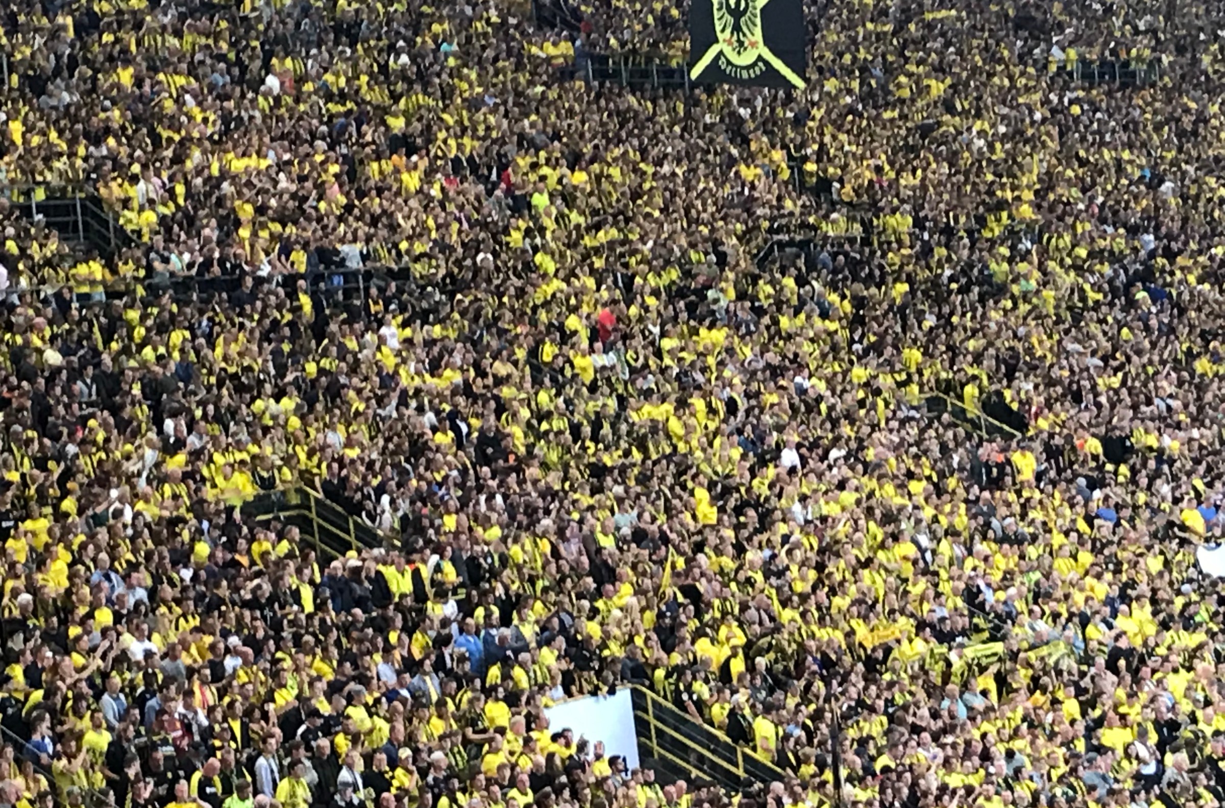 5 Fakta Kunci Borussia Dortmund yang Mengguncang Sepak Bola Eropa dan Budaya Tribun mengulas borussia dortmund