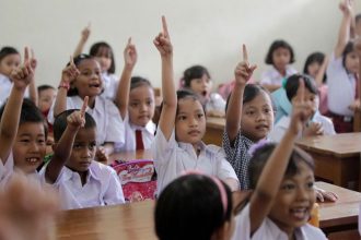 6 Fakta Kunci Pusat Layanan Pembiayaan Pendidikan yang Menggembirakan Jutaan Siswa dan Guru mengulas pusat layanan pembiayaan pendidikan