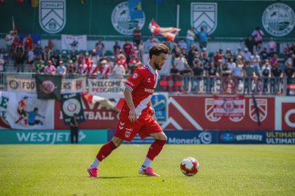Aksi Memukau Jay Herdman dan 4 Fakta Krusial yang Menggetarkan Panggung Sepak Bola Nasional mengulas jay herdman