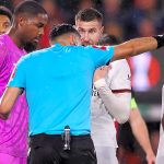 Petaka Mike Maignan dan 4 Fakta Kunci Kemarahan AC Milan Usai Dibantai Bournemouth mengulas mike maignan