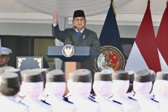 Polemik Pegawai Pemerintah dengan Perjanjian Kerja dan 6 Fakta Menegangkan Nasib Tenaga Honorer Daerah mengulas pegawai pemerintah dengan perjanjian kerja