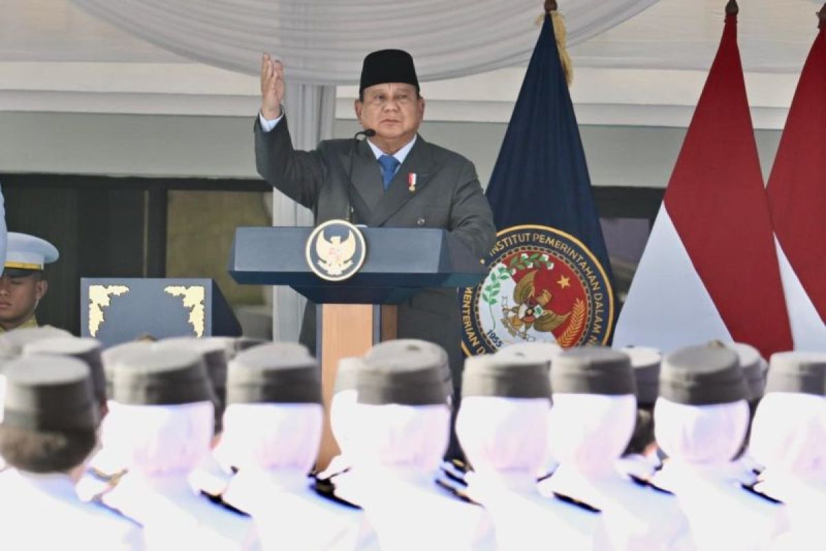 Polemik Pegawai Pemerintah dengan Perjanjian Kerja dan 6 Fakta Menegangkan Nasib Tenaga Honorer Daerah mengulas pegawai pemerintah dengan perjanjian kerja