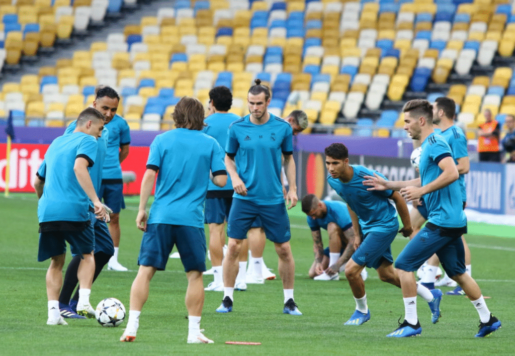 5 Fakta Kunci Transformasi Pemain Sepak Bola Indonesia Menembus Panggung Dunia mengulas pemain sepak bola indonesia