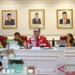 Waspada Penipuan SK Palsu dan 5 Gebrakan Penting Badan Kepegawaian Negara Menjaga Integritas ASN mengulas badan kepegawaian negara
